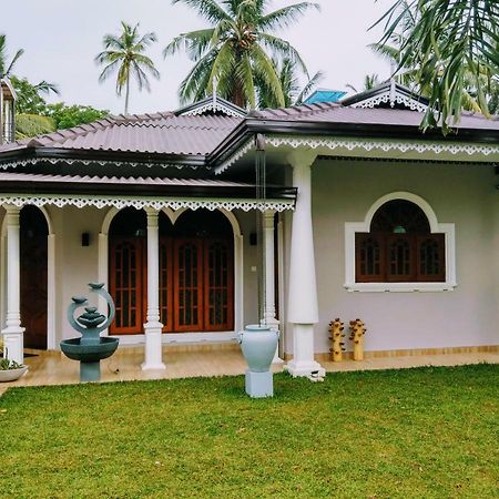 The Kaktus House At Airport Hostel Katunayaka Buitenkant foto
