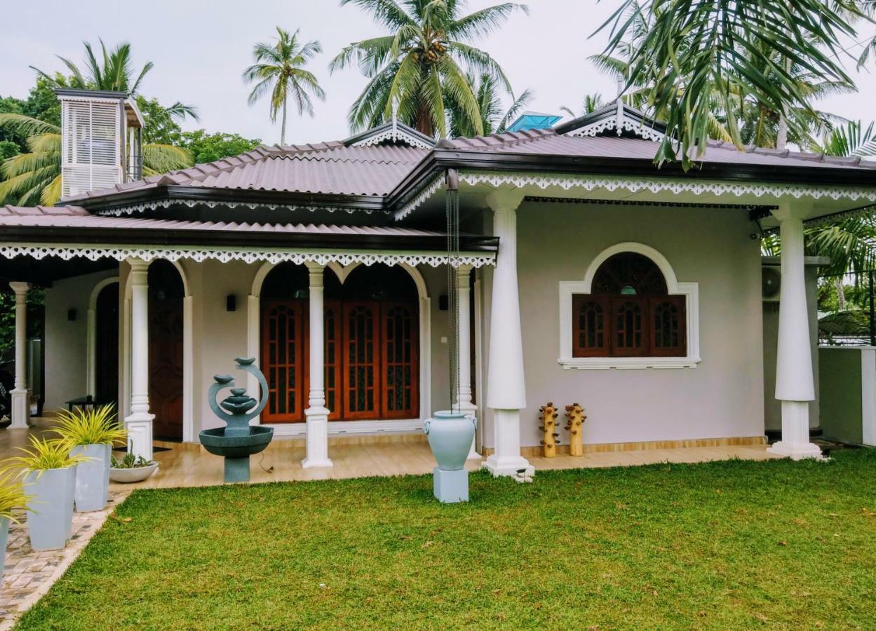 The Kaktus House At Airport Hostel Katunayaka Buitenkant foto